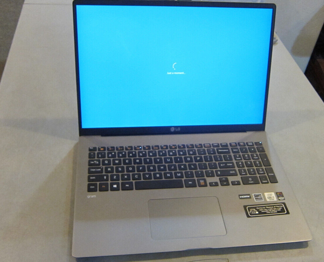 LG Gram 17″ (Intel Core i7-106567 512GB SSD, 16GB RAM) Laptop – FREE SHIPPING