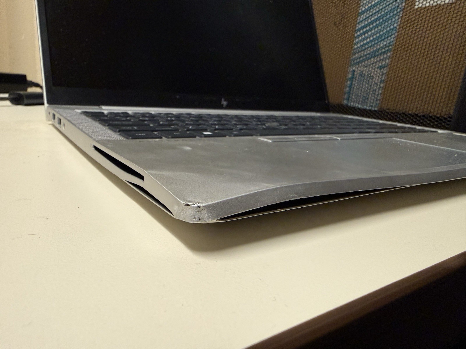 HP Elitebook 845 G8 Working – READ DESCRIPTION