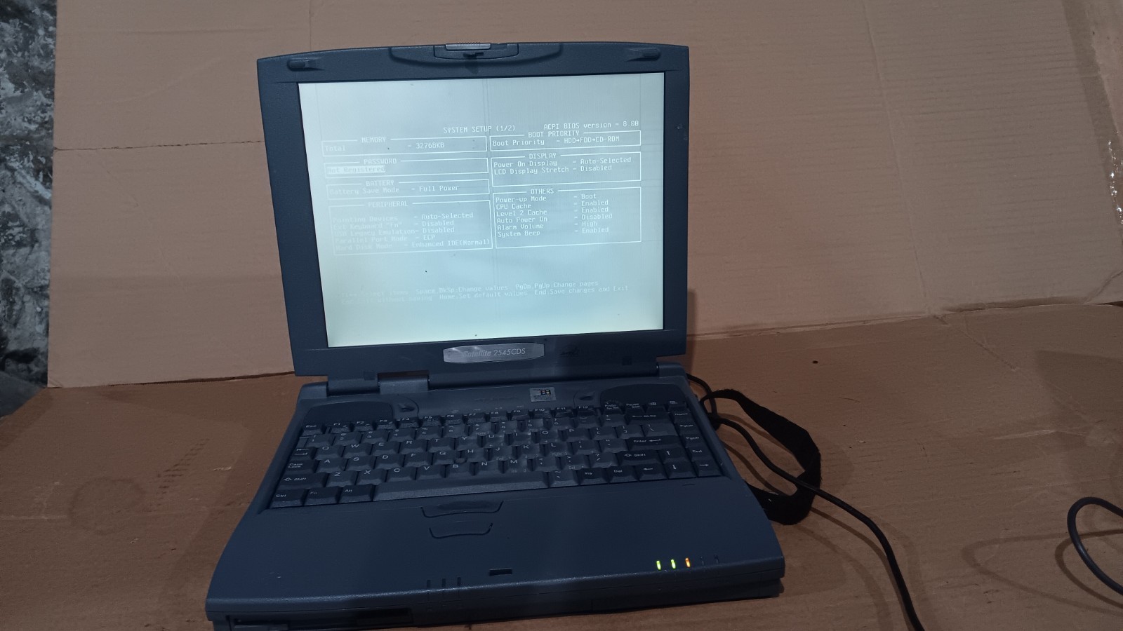Vintage Toshiba Satellite 2545CDS Retro Laptop AMD K6-2 processor 333 MHz Parts