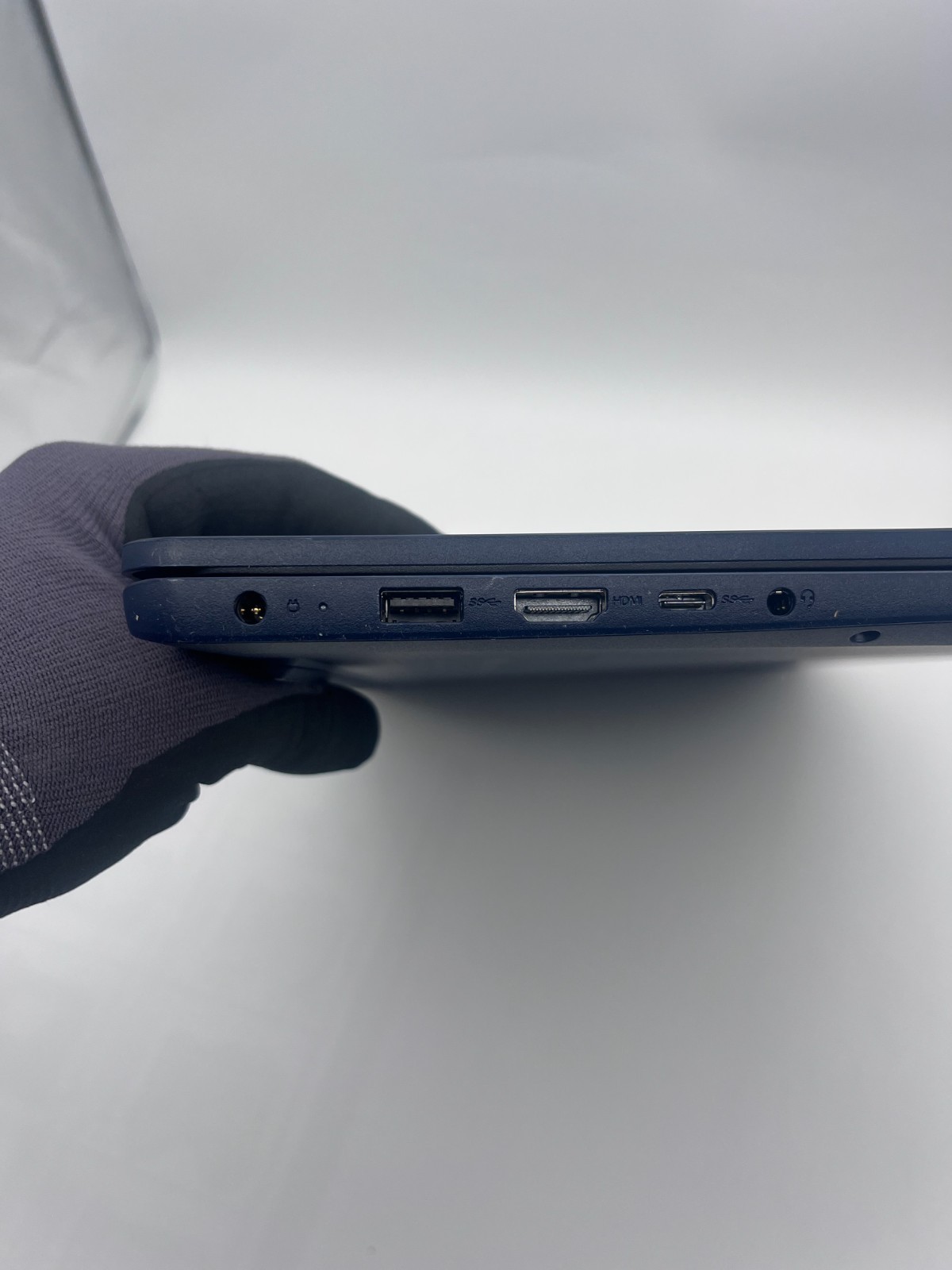Lenovo IdeaPad 1 15.6″ Touch Ryzen 5 7520U 8GB 256GB SSD FHD Laptop