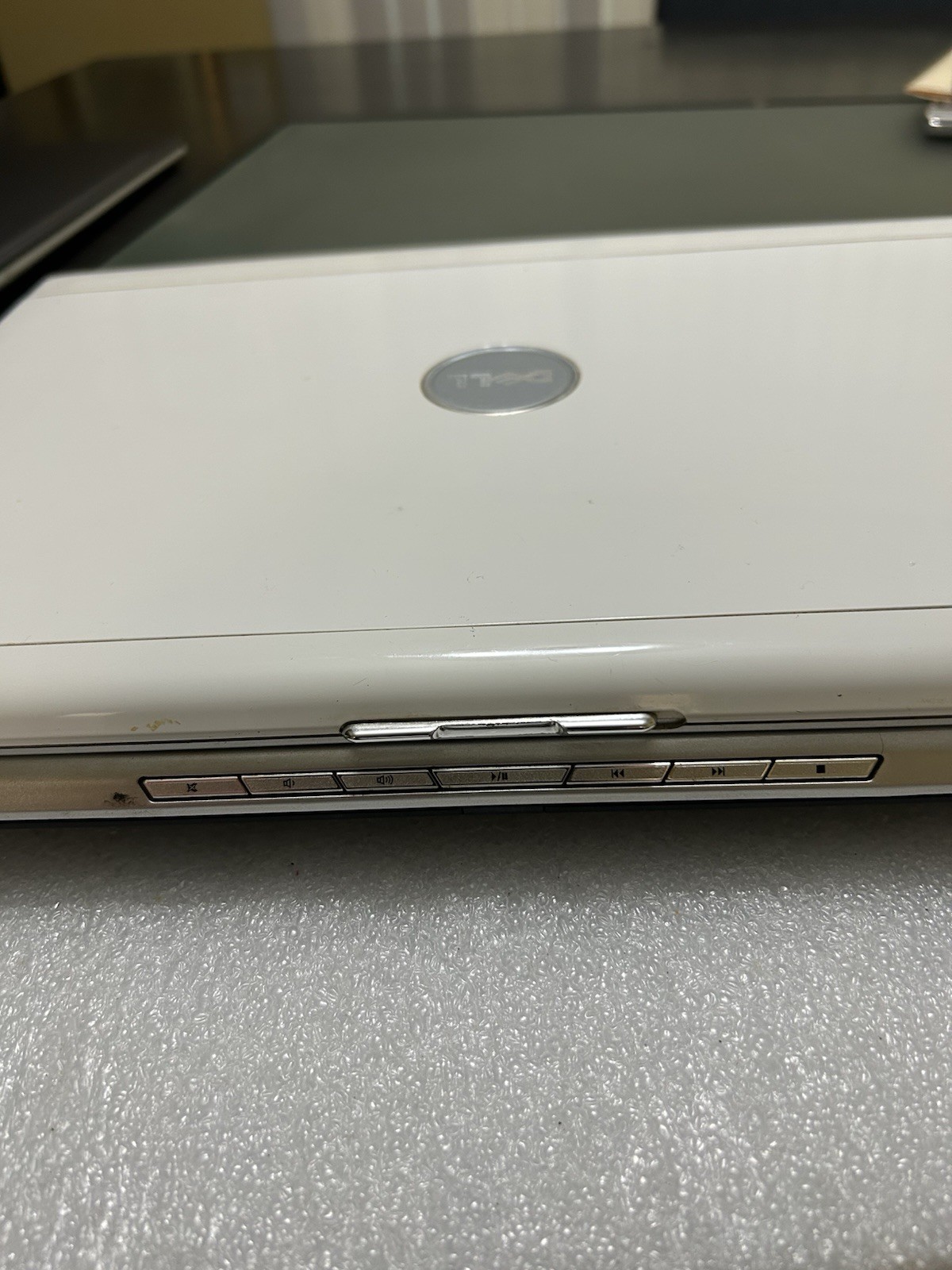 Dell Inspiron 1521 AMD Turion 64 X 512 Mb 1.60 GHz 80GB HDD -No Power Adapter