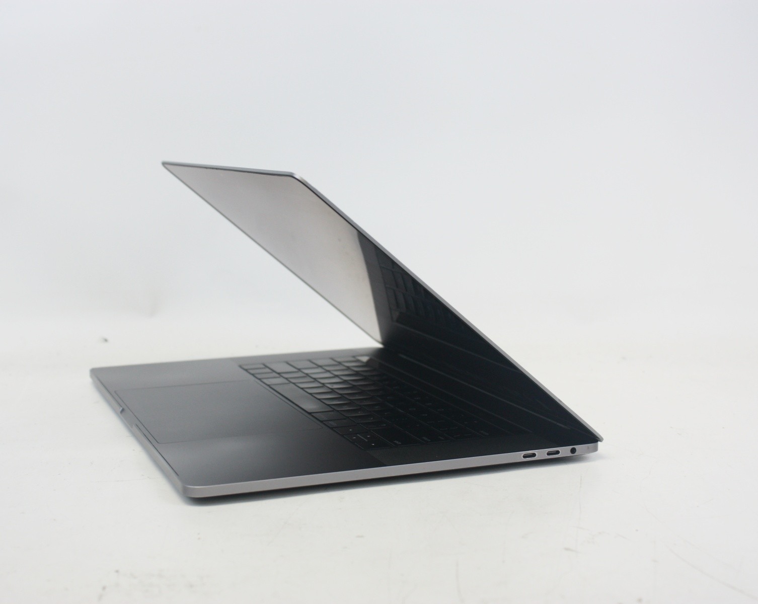 Macbook Pro 2016 15″ Laptop Intel Core I7 16GB Ram 500GB SSD With TouchBar