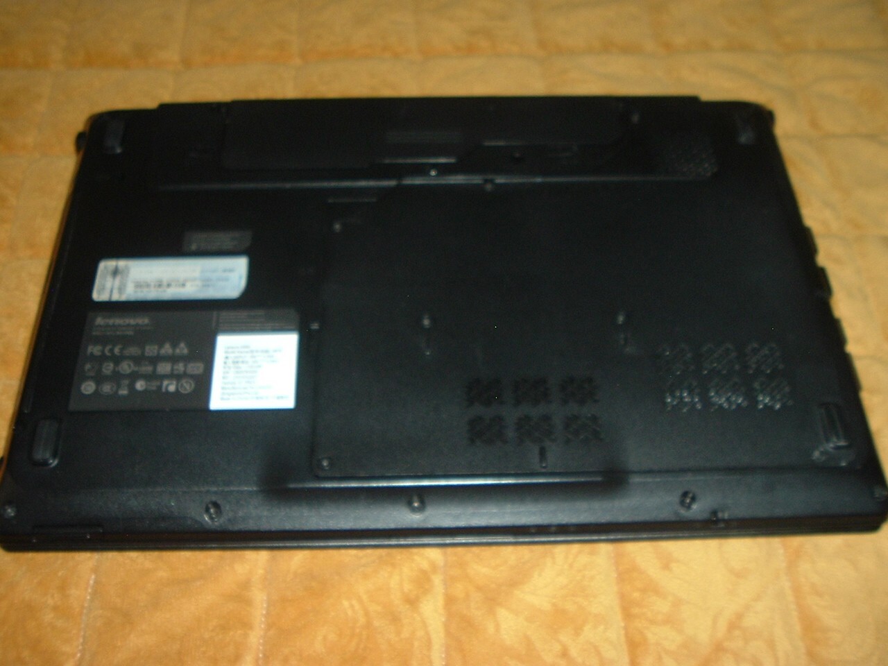 Lenovo G560 Laptop As Is Non Working For Parts w/ Power Adaptor & Owner Manuals