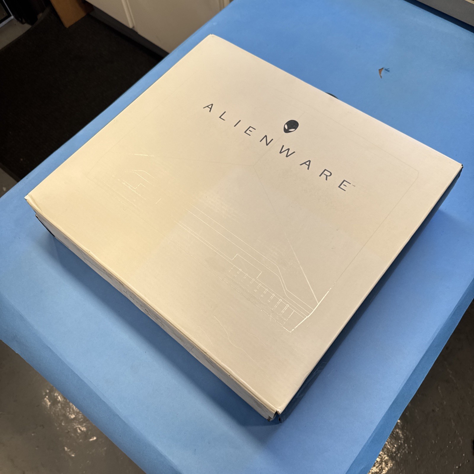 Alienware 17 R5 17.3″ Gaming Laptop-i9-8950HK-16GB RAM-500 GB HDD-1 TB SSD