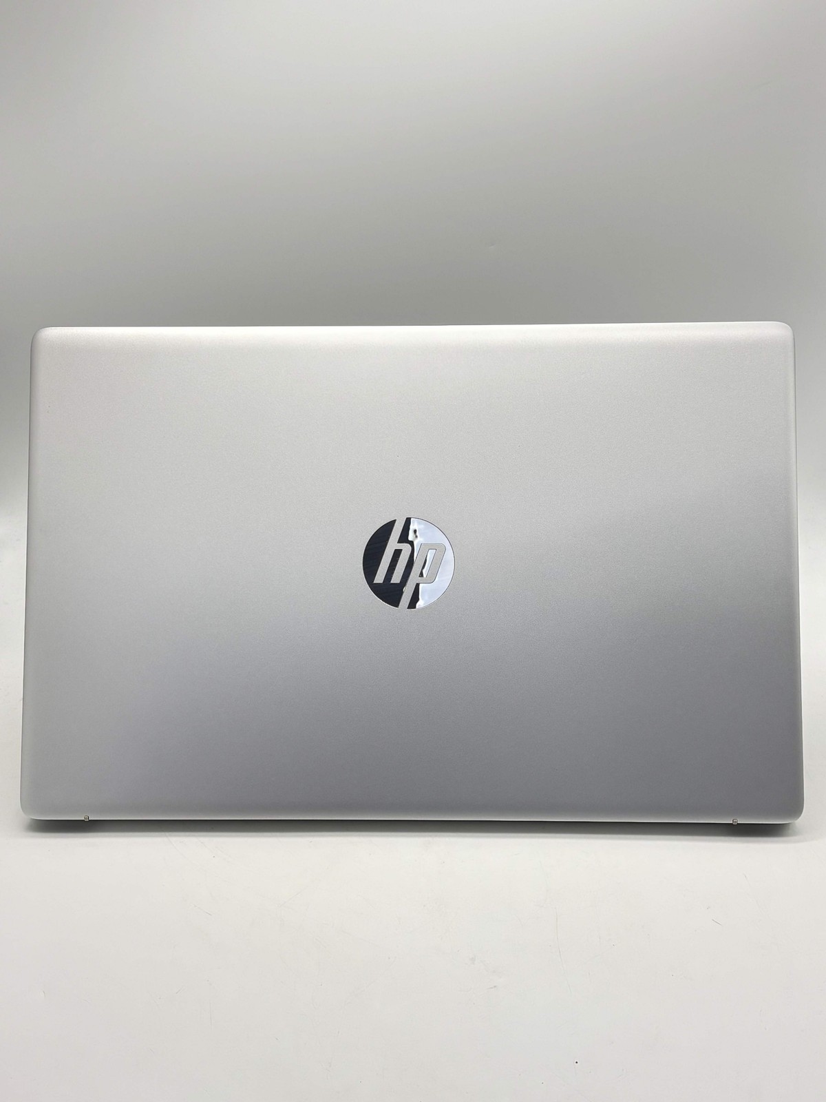 HP 17-cn2283st 17.3″ Core i3 12th Gen 8GB 512GB SSD Silver Used