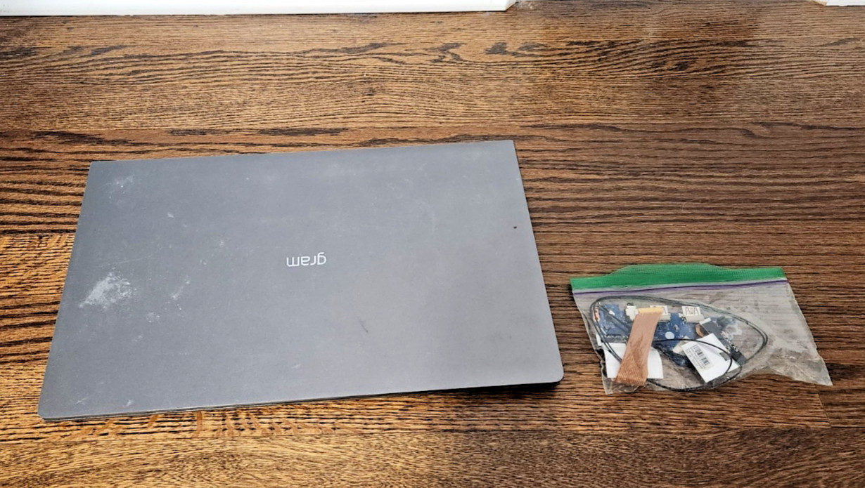 LG GRAM 15Z980, broken screen, 16GB RAM, no SSD, parts only, sold as is