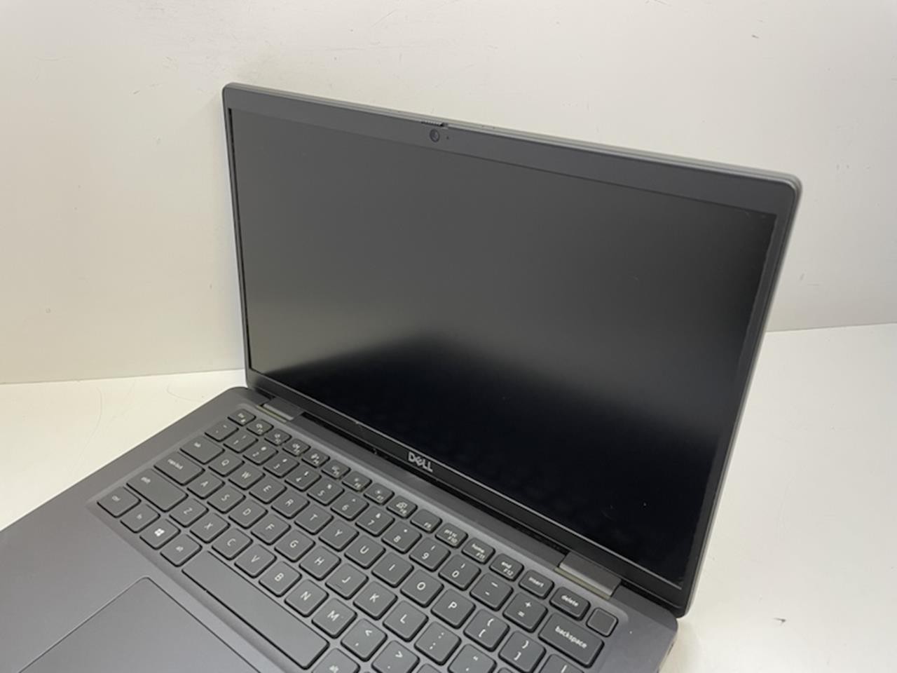 DELL LATITUDE 7420 Laptop w/ Intel Core i5-1135G7 2.40 GHZ + 8GB No HD/Battery
