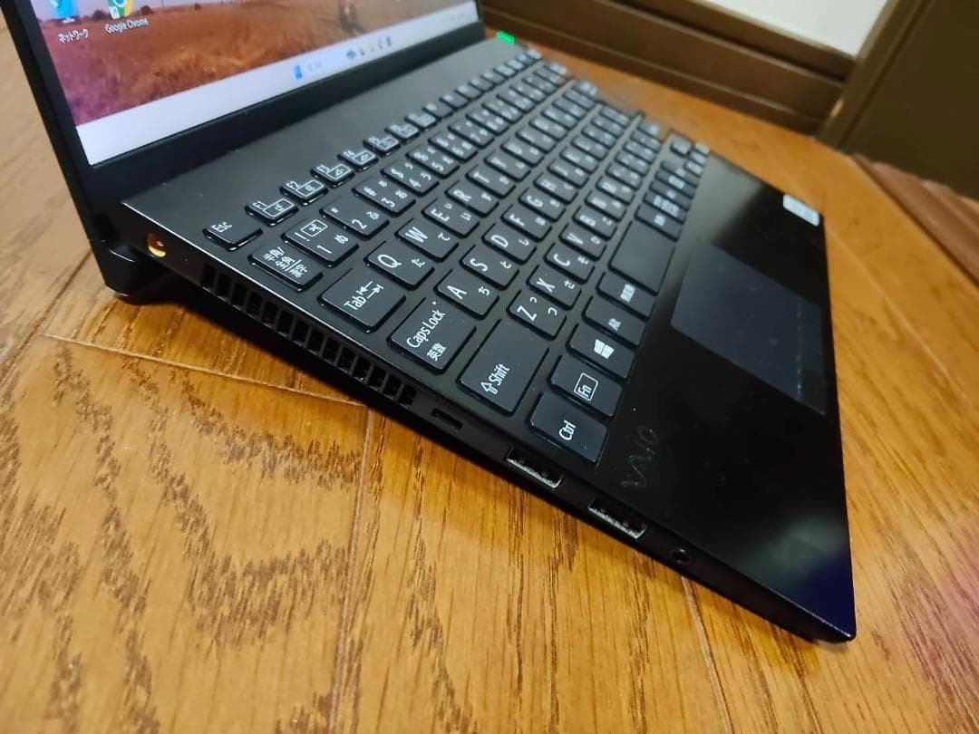 Ultra Light Carbon VAIO SX12 VJS123C12N i7 1065G7 Iris Plus 8GB SSD 256GB 12.5″