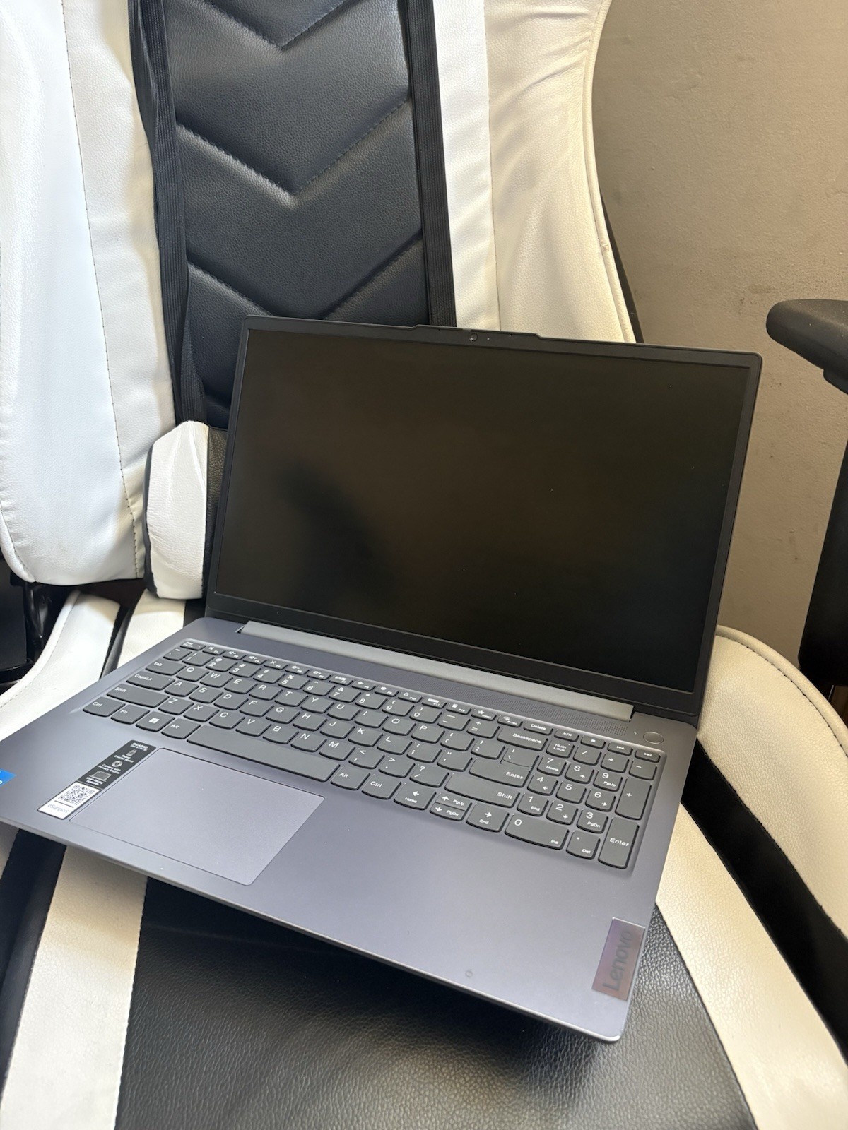 Lenovo IdeaPad Slim 3i 15.6in Intel Core i3 Windows Gray | Comes with Charger