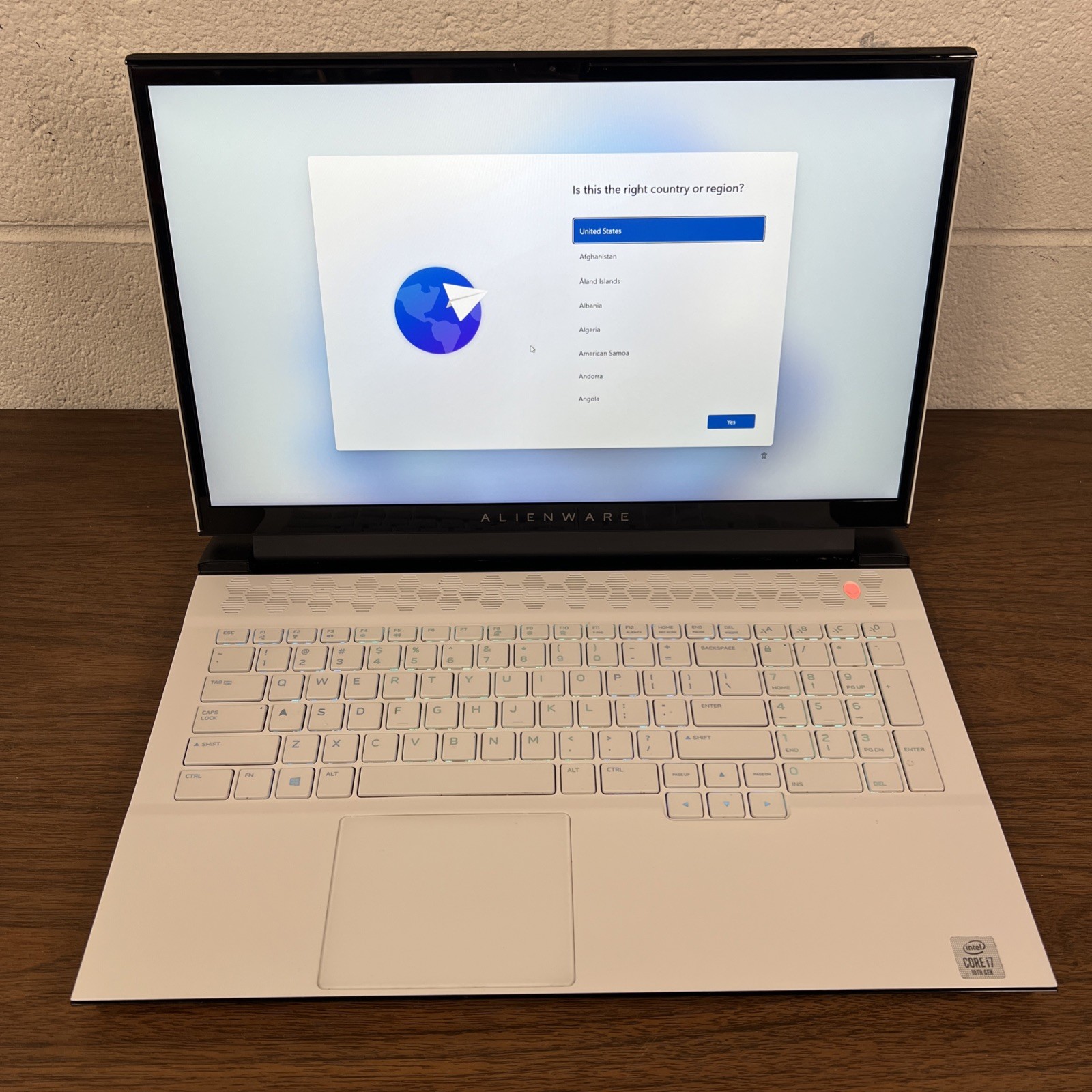Alienware m17 R3 i7-10750H 32GB RAM 1.4TB SSD 17.3″ FHD 300Hz RTX 2080 SUPER