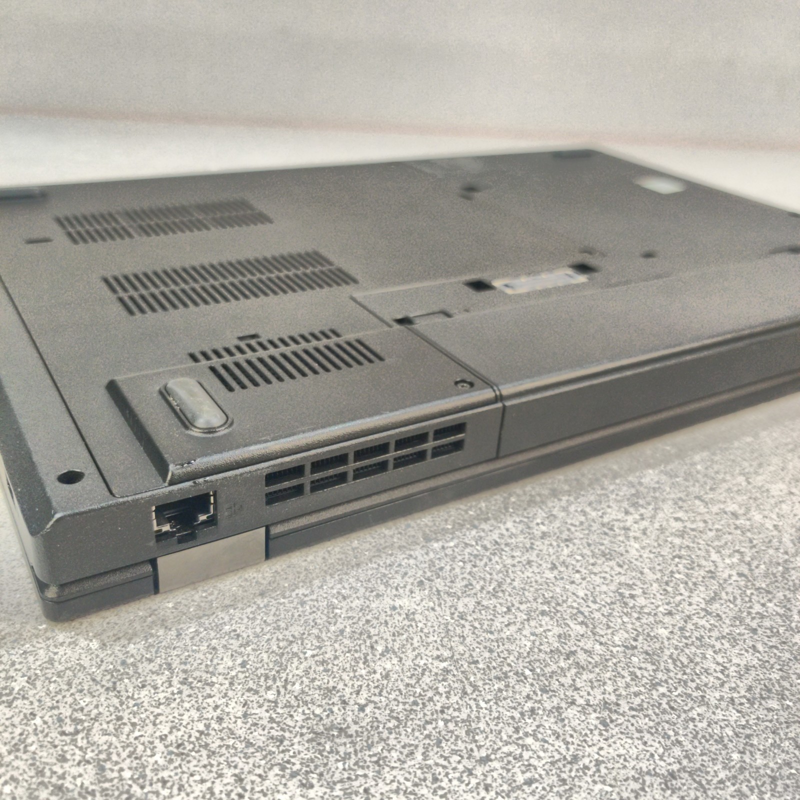 Lenovo Thinkpad L570 Intel Core i5-6200U, RAM 16GB, NO SSD/OS/AC ADAPTER – Used