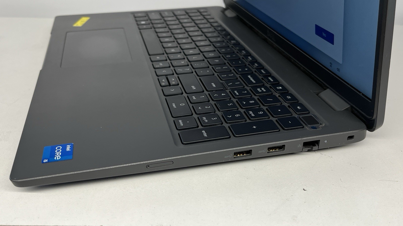 Dell Latitude 3540 15.6 i5-1335U 1.30GHz 16GB 256GB NVME Win 11 Pro -no Keys Lit