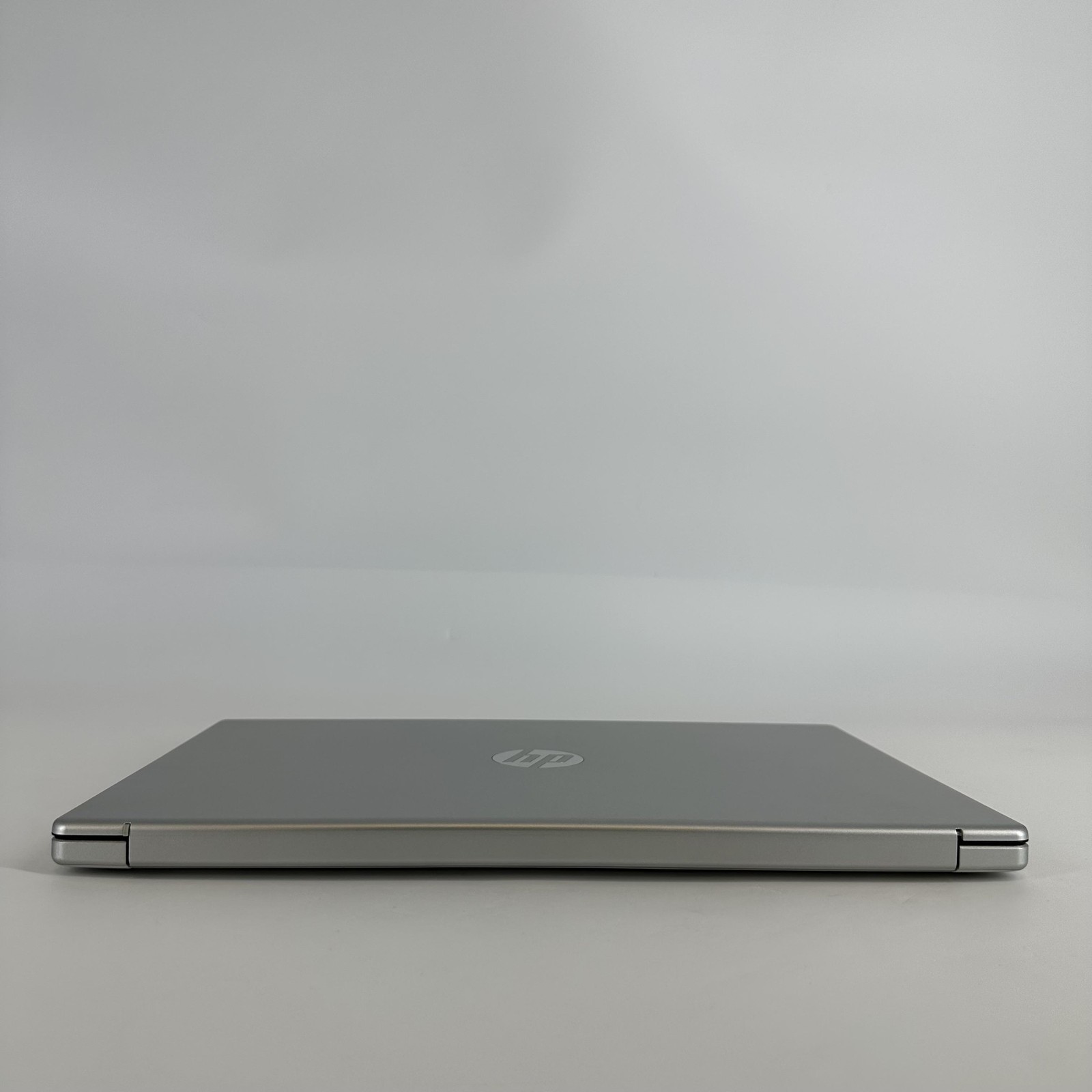 HP Pavilion 16 2023 Silver FHD+ 2.8 GHz Ryzen 5 7520U 8GB RAM 1TB SSD Very Good