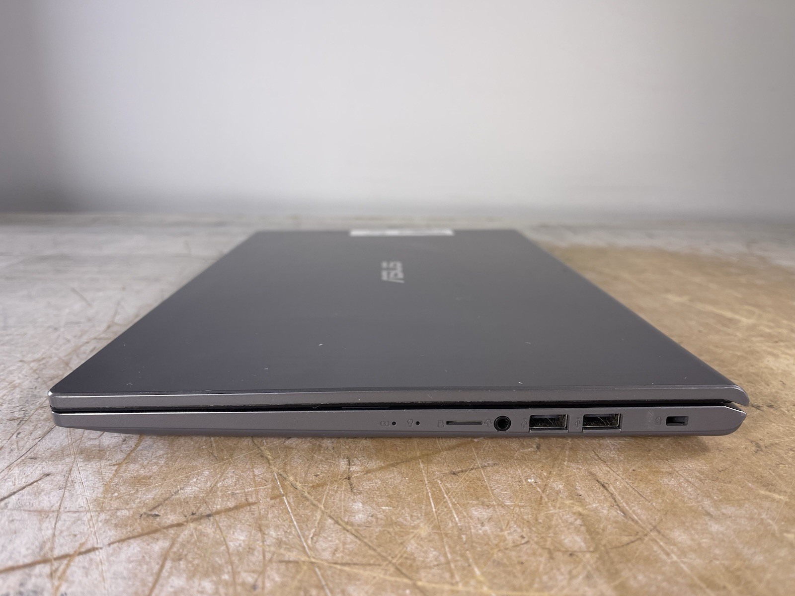 ASUS VIVOBOOK R565E i5-1135G7 @ 2.40GHz, 20GB RAM, NO HDD/OS