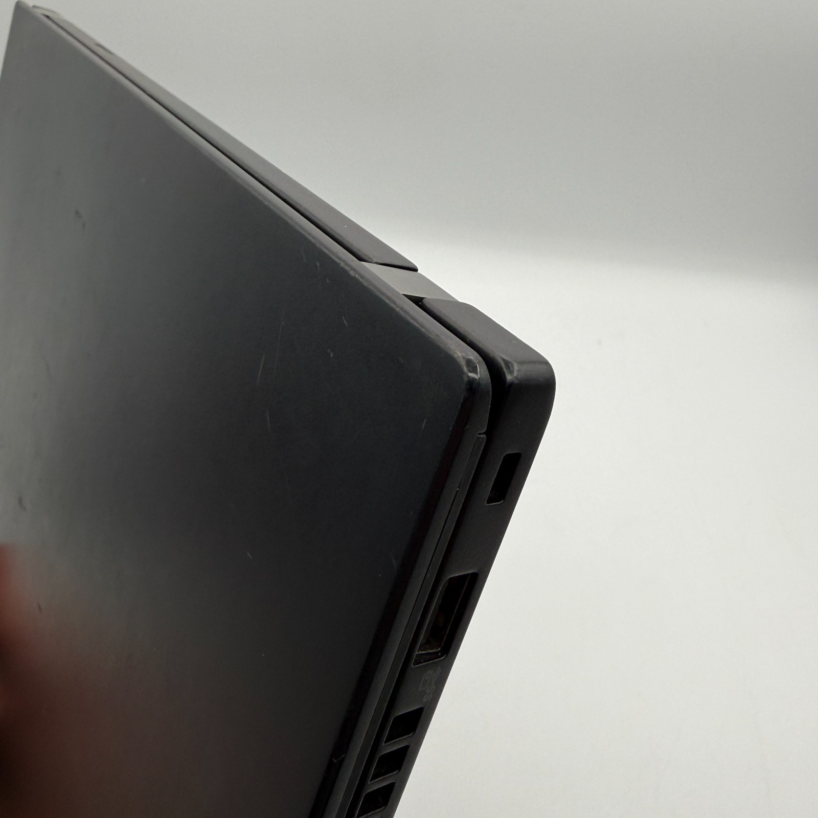 Lenovo ThinkPad T490s i7-8650U Touch 16GB 256GB SSD Win11Pr Fingerprint LTE READ