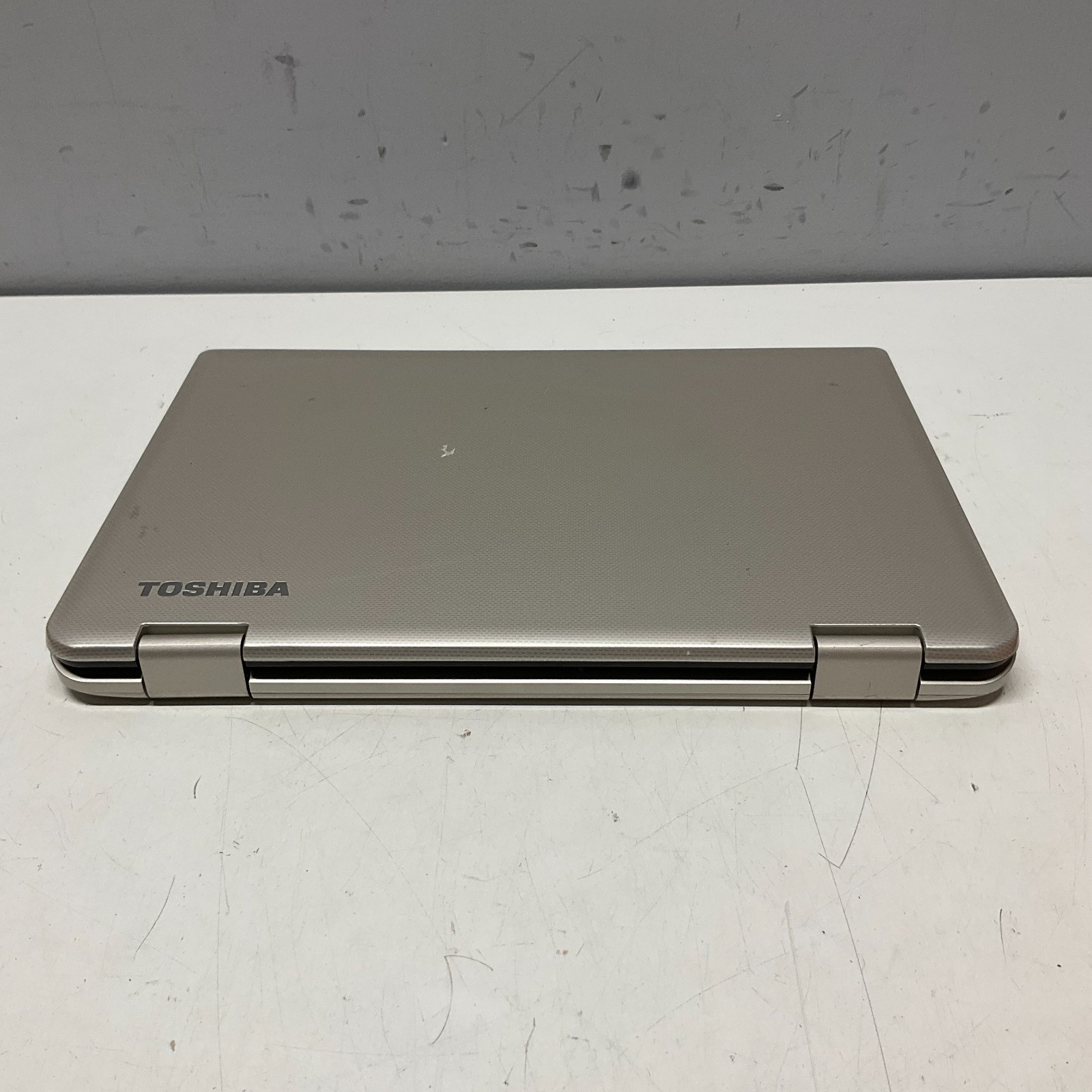 Toshiba Satellite L15W-B1302 Intel Celeron N2840 2.16GHz 4 GB 500GB HDD NO OS