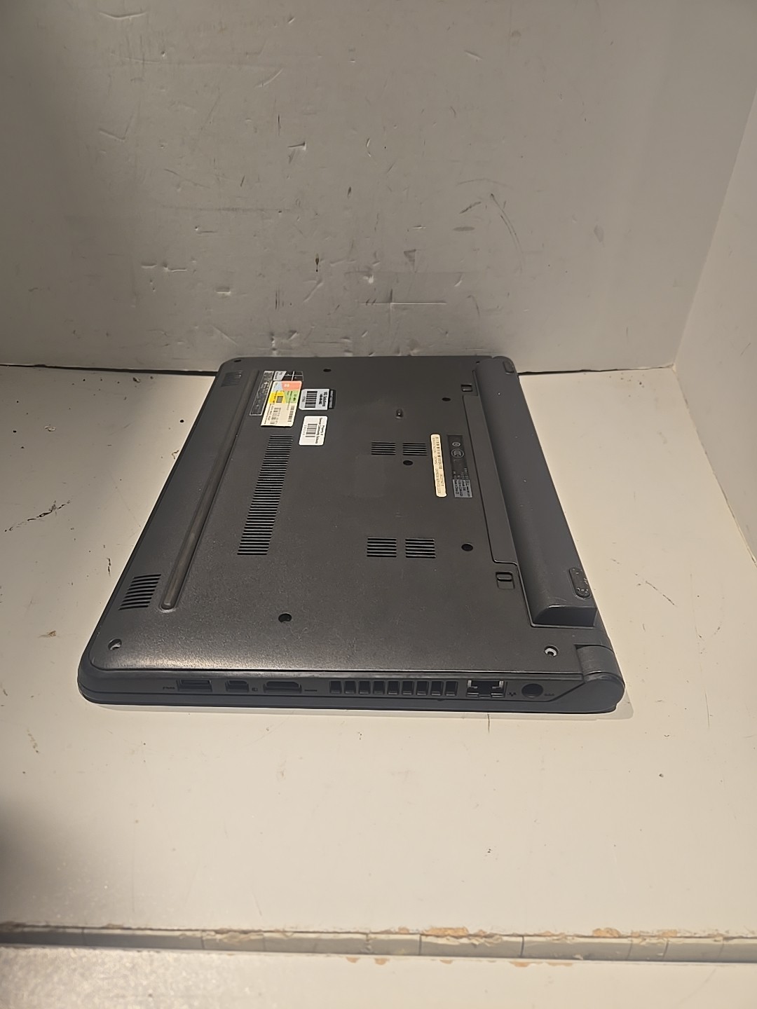 DELL LATITUDE 3340 Laptop w/ Intel Core i5-4210U 1.70 GHz 8 GB |No HD/No Charger
