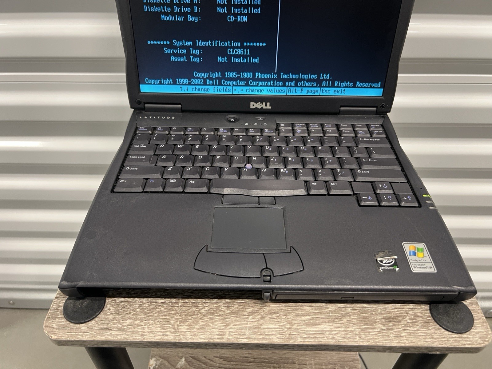 Vintage Dell Latitude C600 Retro Pentium III Laptop CD, Serial, ATI Graphics