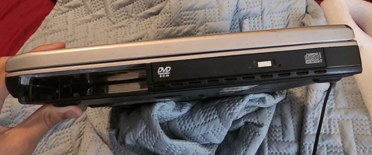 HP Pavilion Ze4900 Celeron M 1.3GHz 256MB DDR 40GB HDD (Read Description)