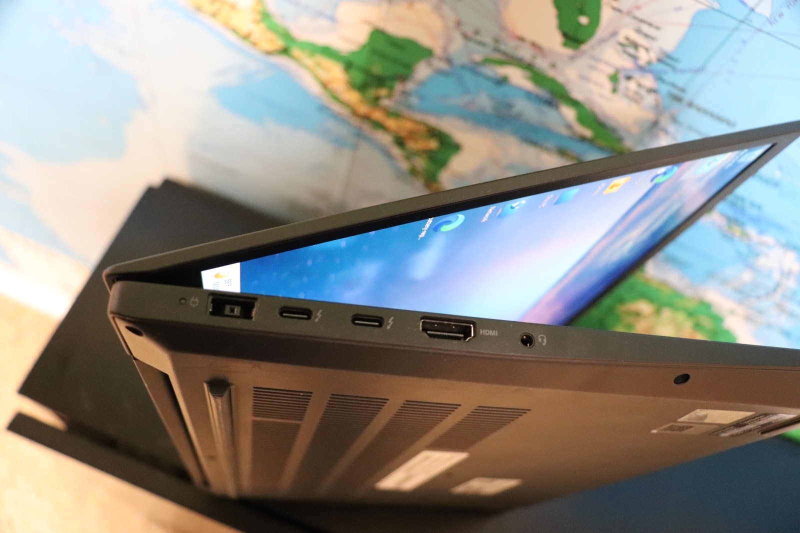 #3 Lenovo Think Pad P1 Gen 6 16 OLED 2.6 GHz i9-13900H 32GB 1TB SSD RTX 2000 Ada