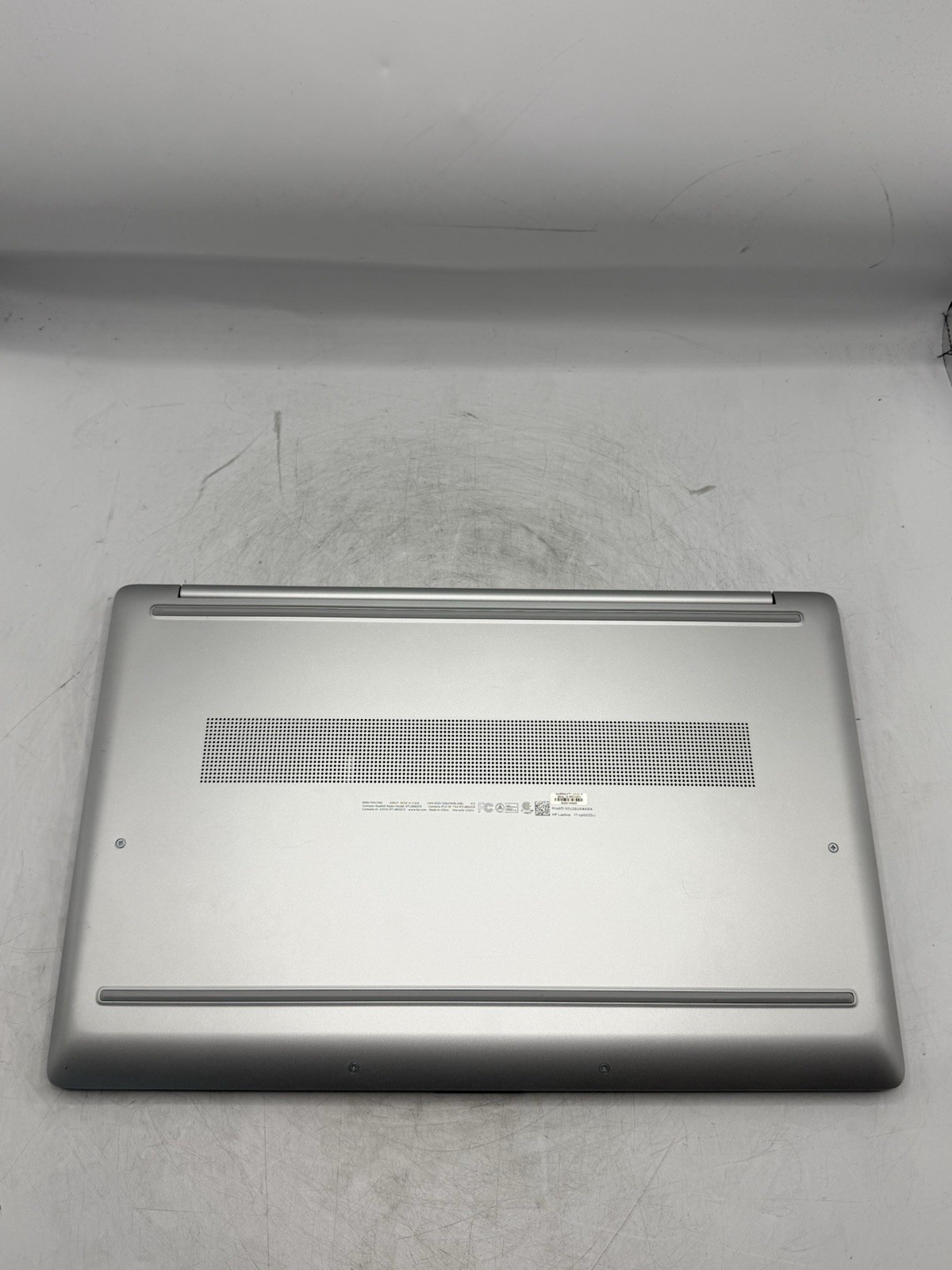 HP 17-CP0035CL 17.3″ Touch Ryzen 5 5500U 2.1GHz 12GB RAM 512GB NVMe Win11