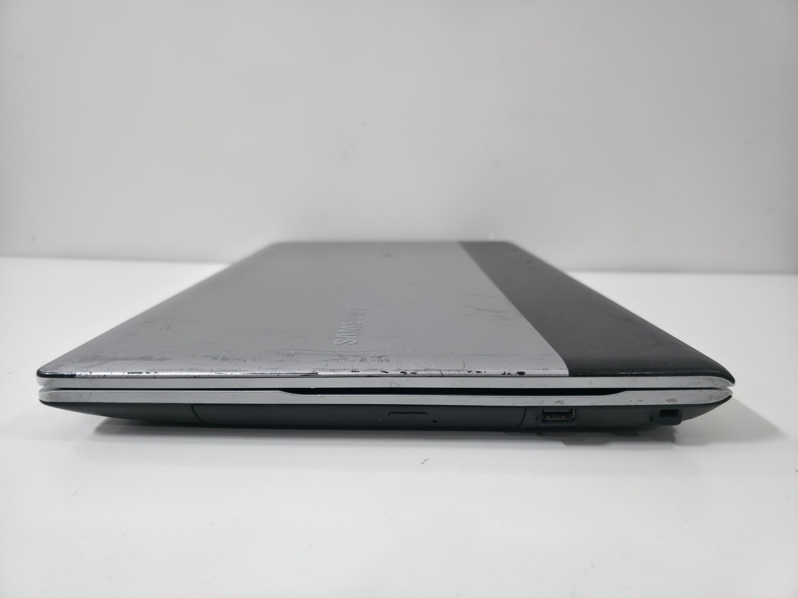 Samsung 17.3″ Laptop (RV711) | Large Screen, Windows 7, Great for Media & DVD