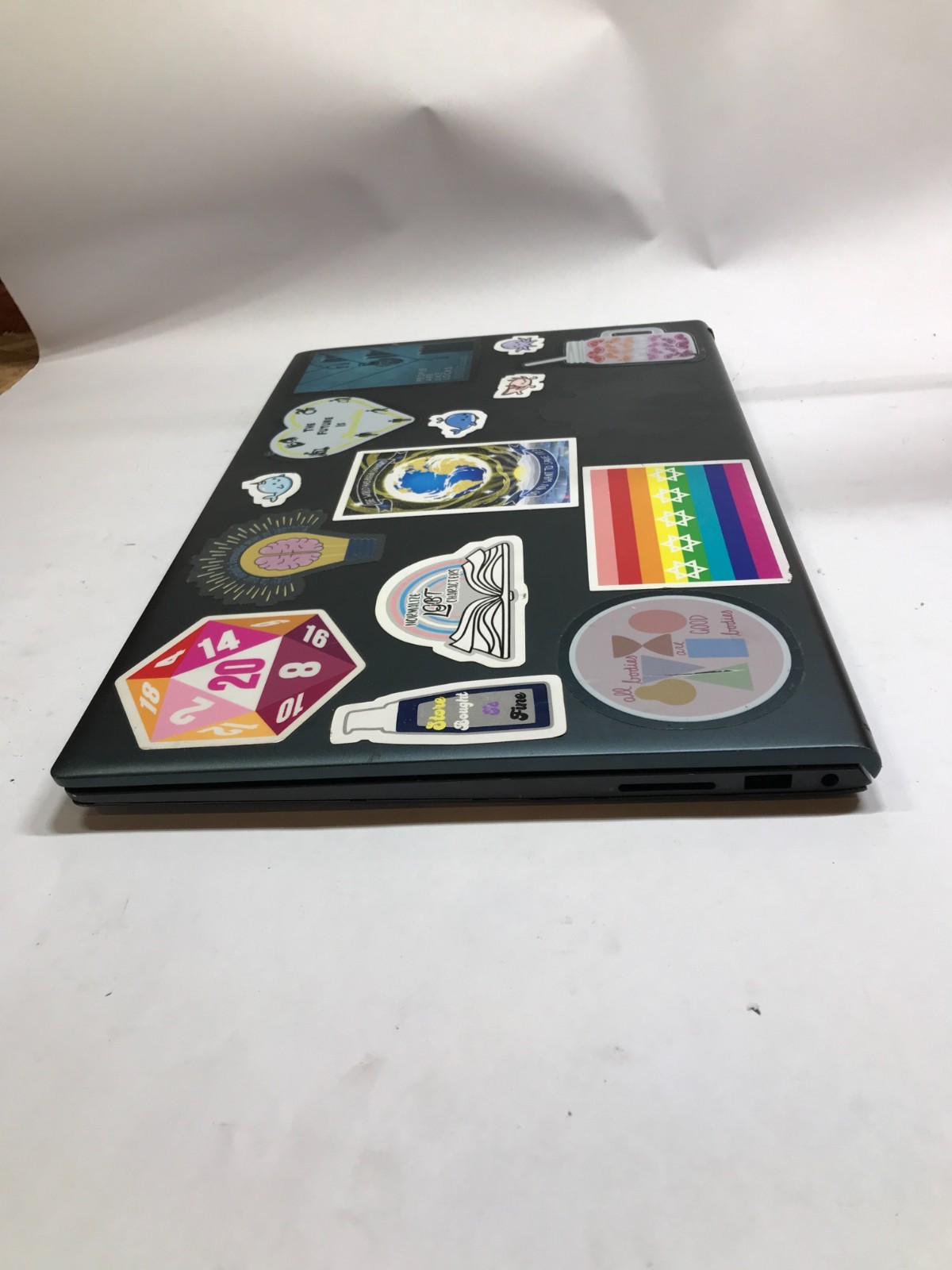 Dell Inspiron 5515 15″ AMD Ryzen 5 NO RAM NO HDD/OS For Parts READ DESCRIPTION