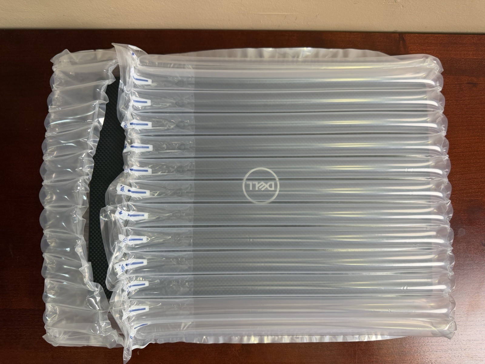 Dell Latitude 7410 14″ FHD Touchscreen i5-10310U 16GB RAM 256GB NVMe SSD Win 11
