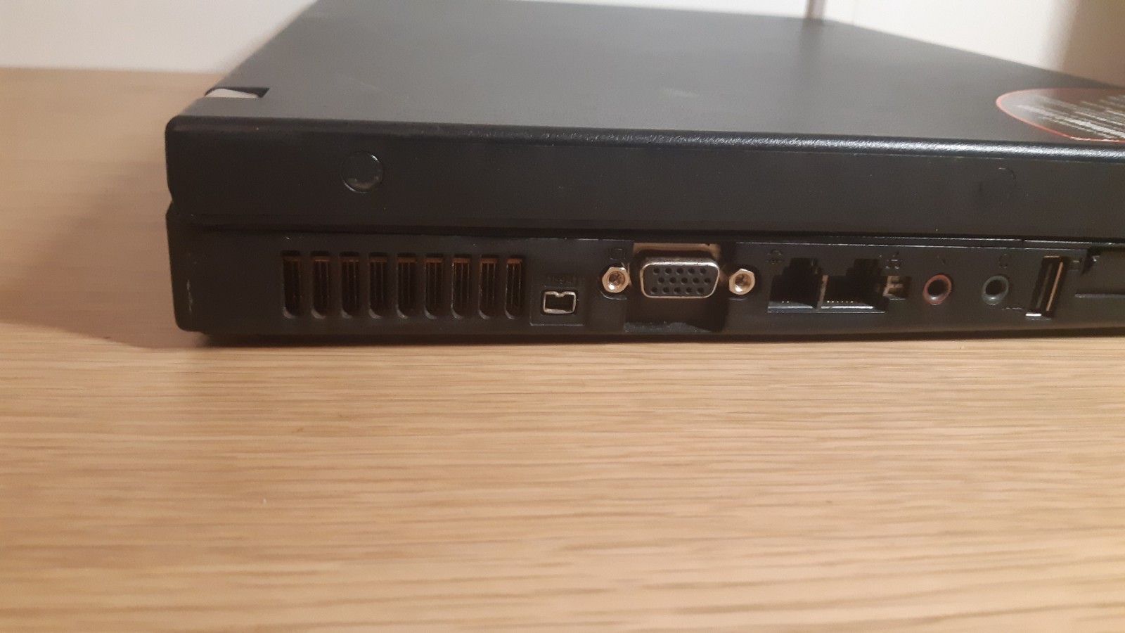 IBM ThinkPad R60 Core 2 Duo 15″ Windows 7 Ultimate