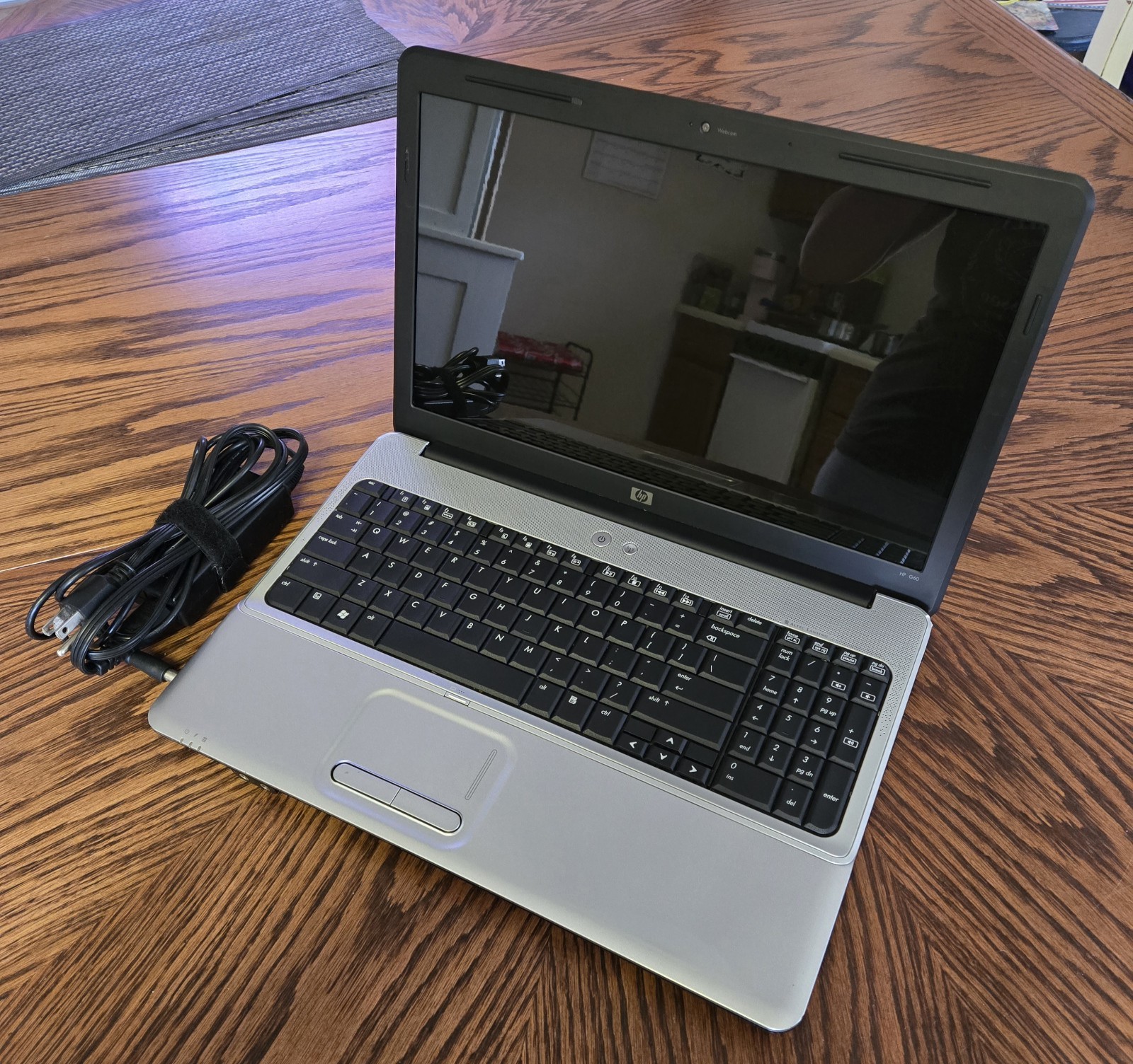 HP g60-458dx Screen Has 1 Pixel Line