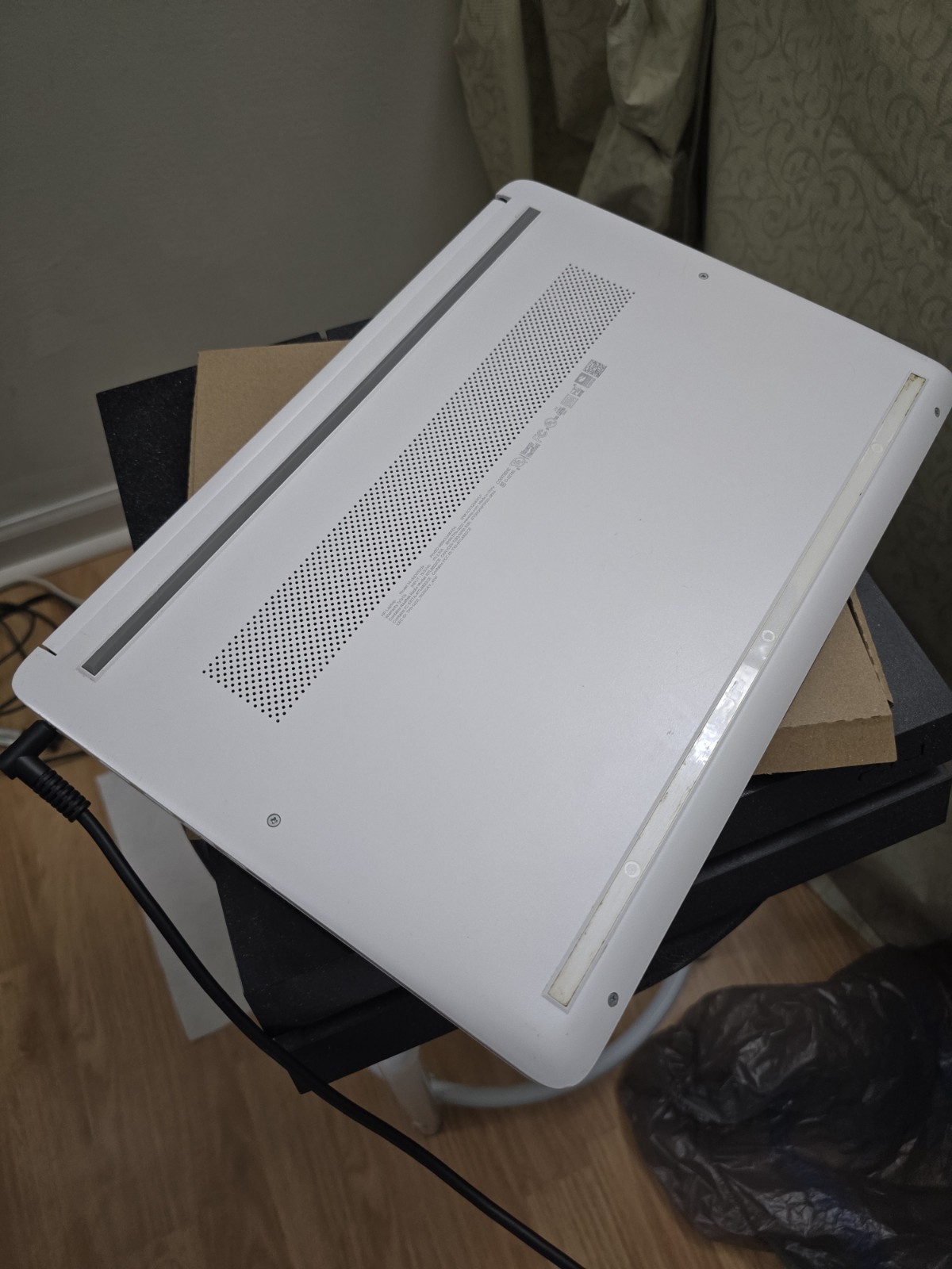 HP 14-dq0052dx Laptop 14″ N4120 4GB RAM 64GB eMMC Win 11 Home With Charger
