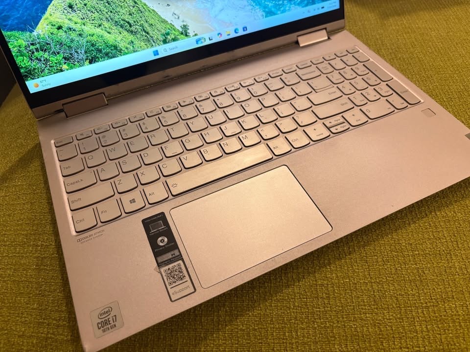 Lenovo Yoga C740 2-1 Touchscreen i7 10th Gen/12gigs/ 512SSD—–cosmetic
