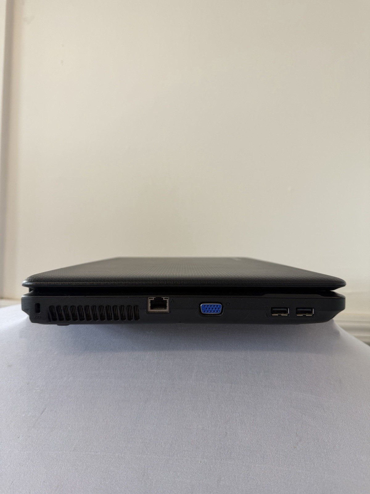 Lenovo G550-2958 Laptop – Good Screen – Intel Pentium T4500 – RAM 4 GB- Read Des