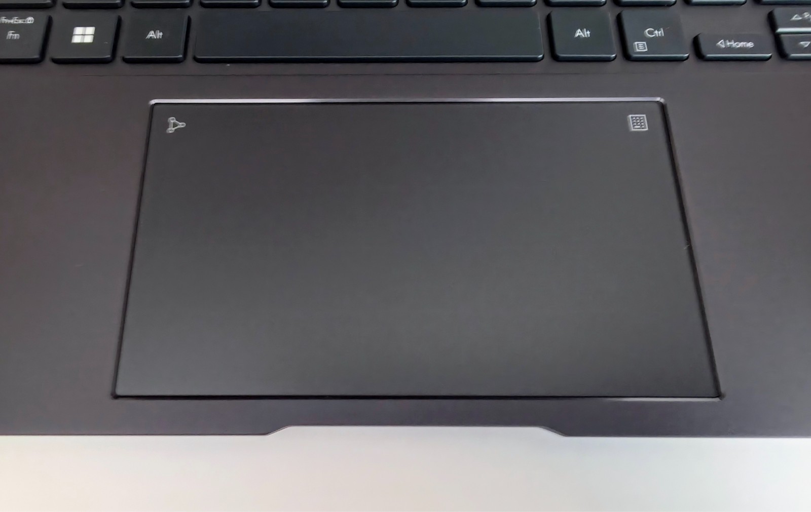 ASUS Zenbook 14X OLED Q420V 14.5″ Touch i7-13700H 16GB 512GB Laptop + Solo Bag