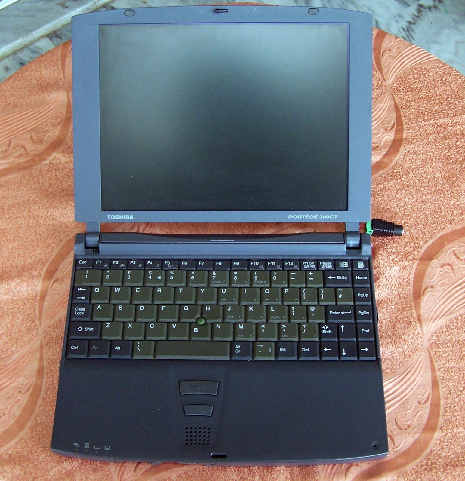Win95 Toshiba Portege 3110CT Pentium 2, 300MHz 64MB 4GB Floppy Dos-ΝΟ armada cds