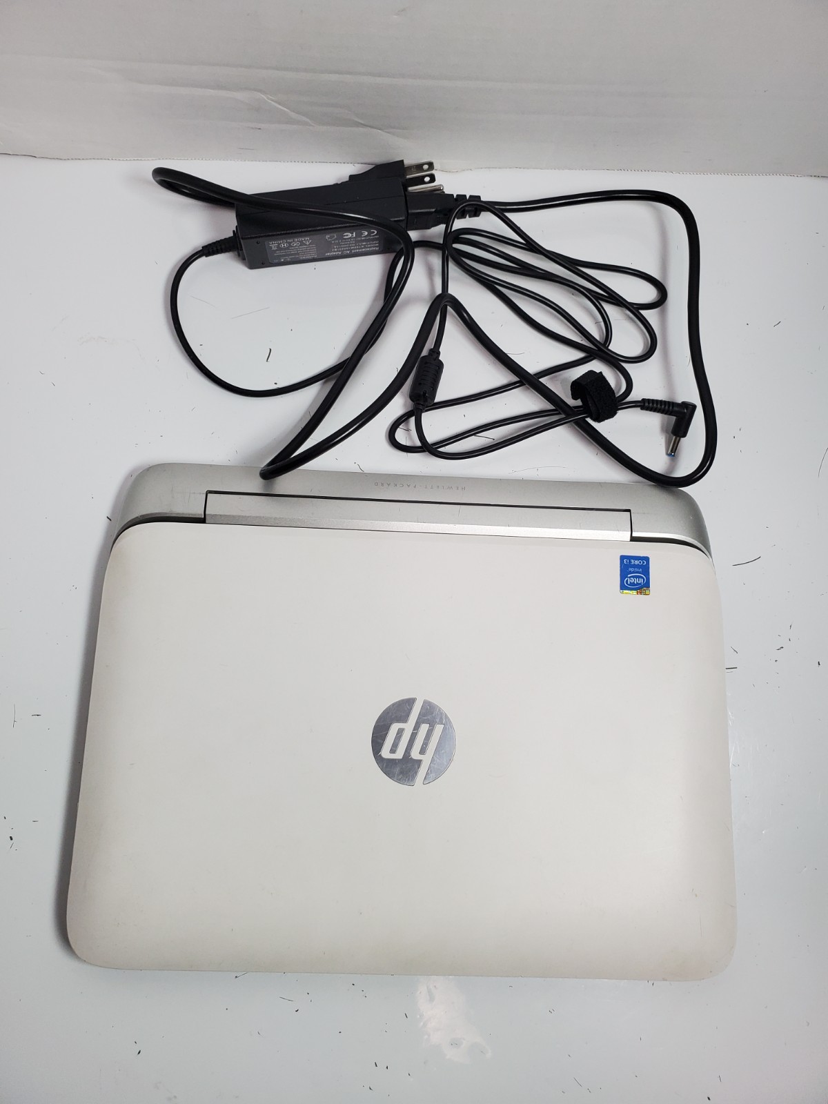 HP Split x2 13.3” Touchscreen Intel Core i3-4012Y / 4GB RAM – DEAD BATTERY