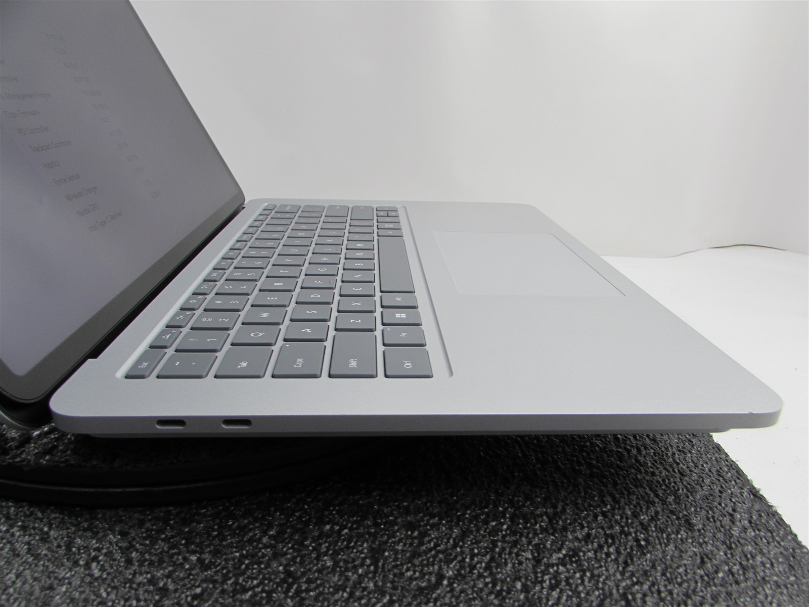 Microsoft Surface Laptop Studio 1964 i7-11370H 1TB SSD 32GB RTX A2000 *No A/C*
