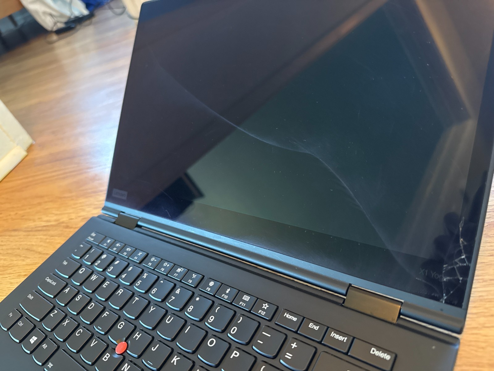 ThinkPad X1 Yoga (3rd Gen) i7-8650u, 16GB RAM, cracked WQHD Touchscreen