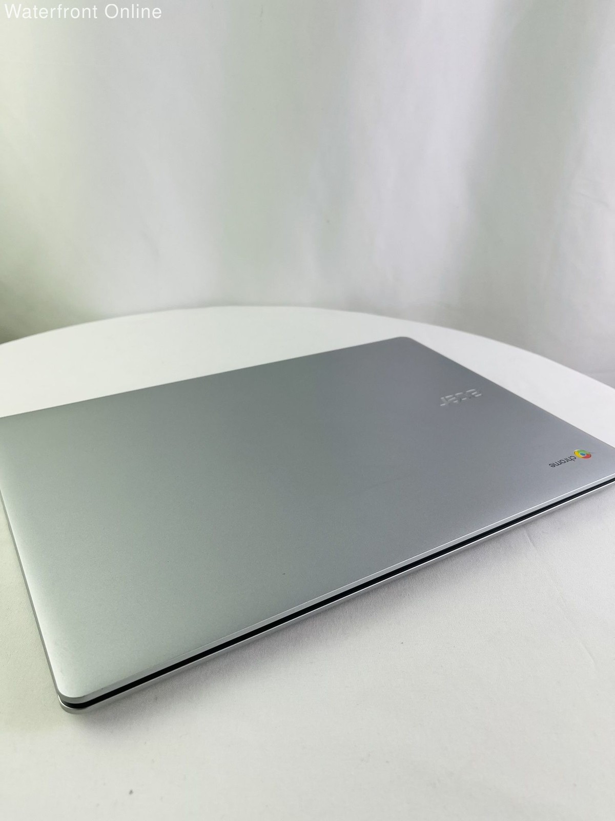 Acer Chromebook 315 15″ N19Q3 with Adapter and Soft Case Powers On