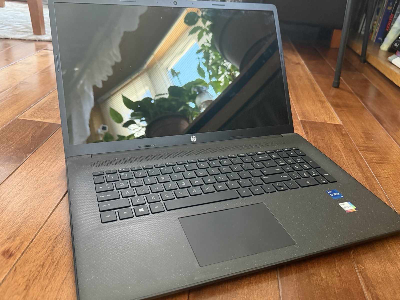 HP Laptop i7-1165G7 4-Core 4.7Ghz Iris Xe Graphics