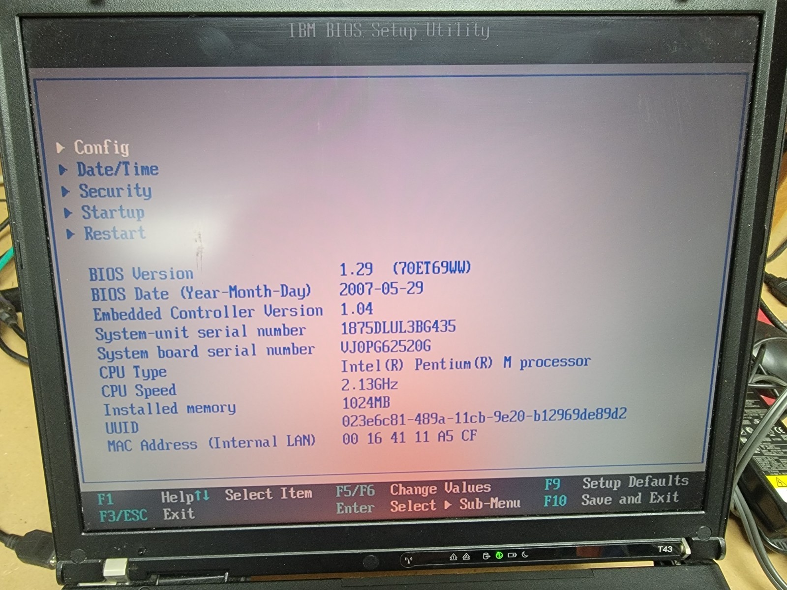 IBM Thinkpad 14″ T43 – Pent M – 1GB Ram – NO HDD NO BATTERY – FOR PARTS