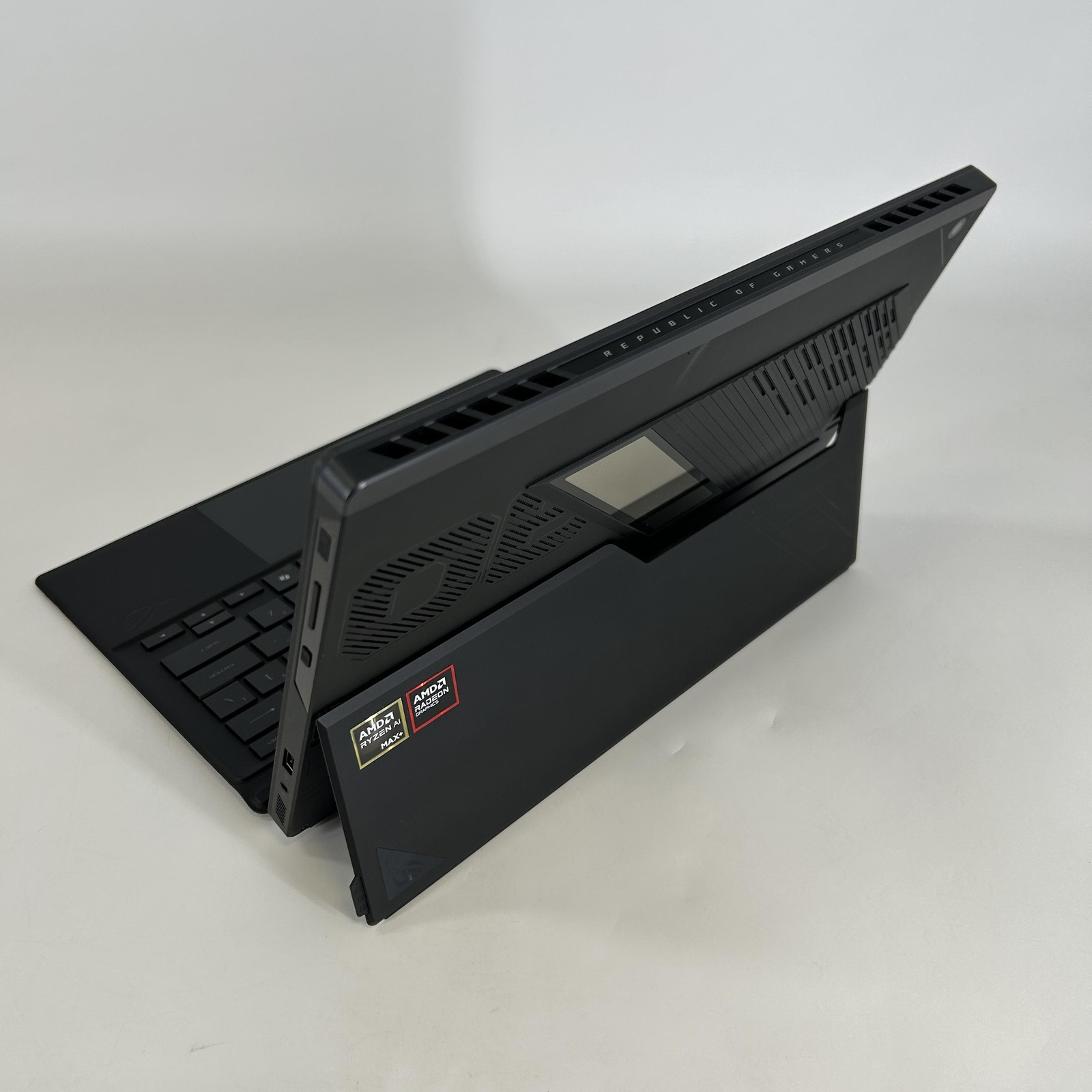 Asus ROG Flow Z13 GZ302 180Hz QHD+ TOUCH 3.0 GHz RYZEN AI MAX+ 395 64GB 2TB SSD