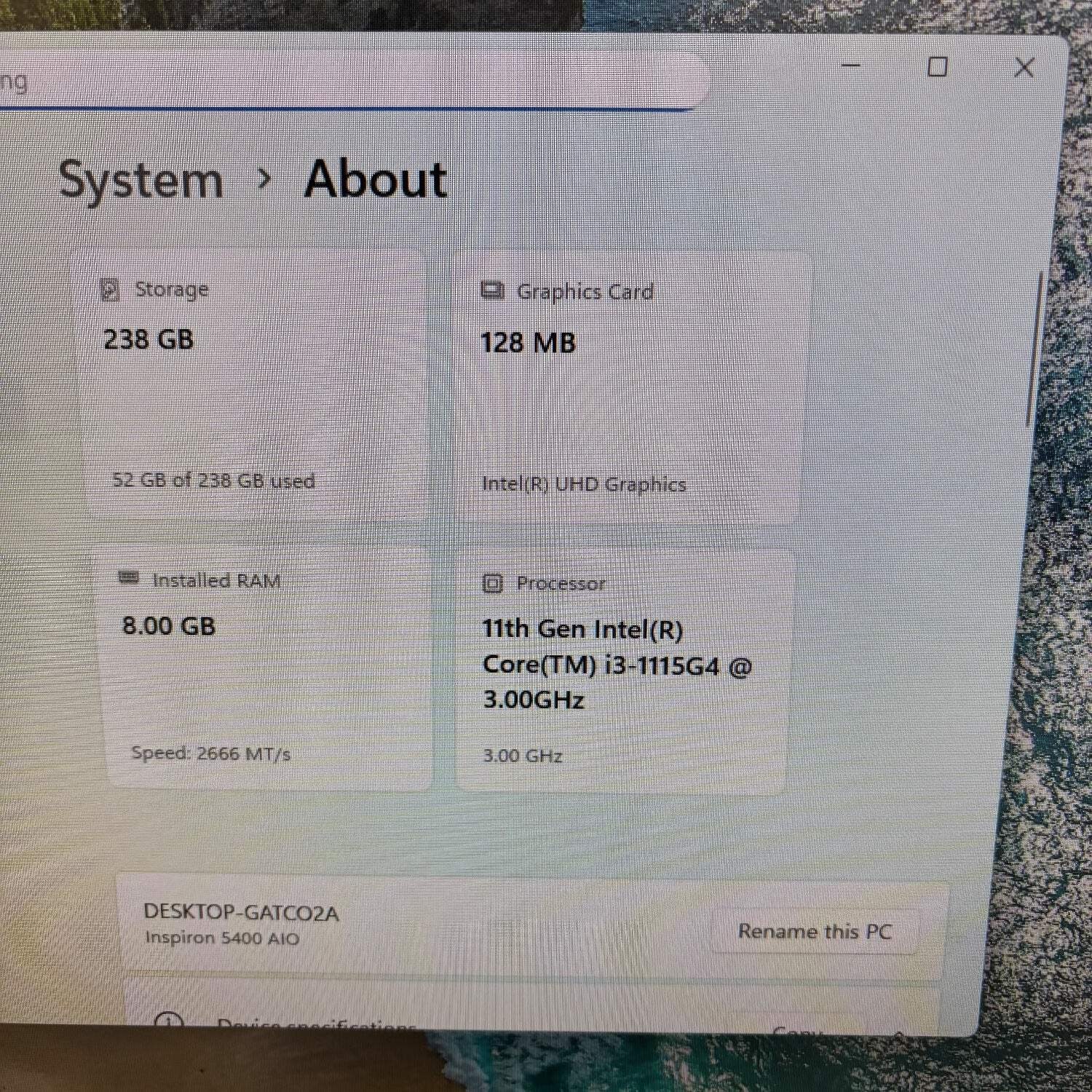 Dell Inspiron 5400 23.8″ i3-1115G4 3.0 GHz 8GB RAM 256GB SSD