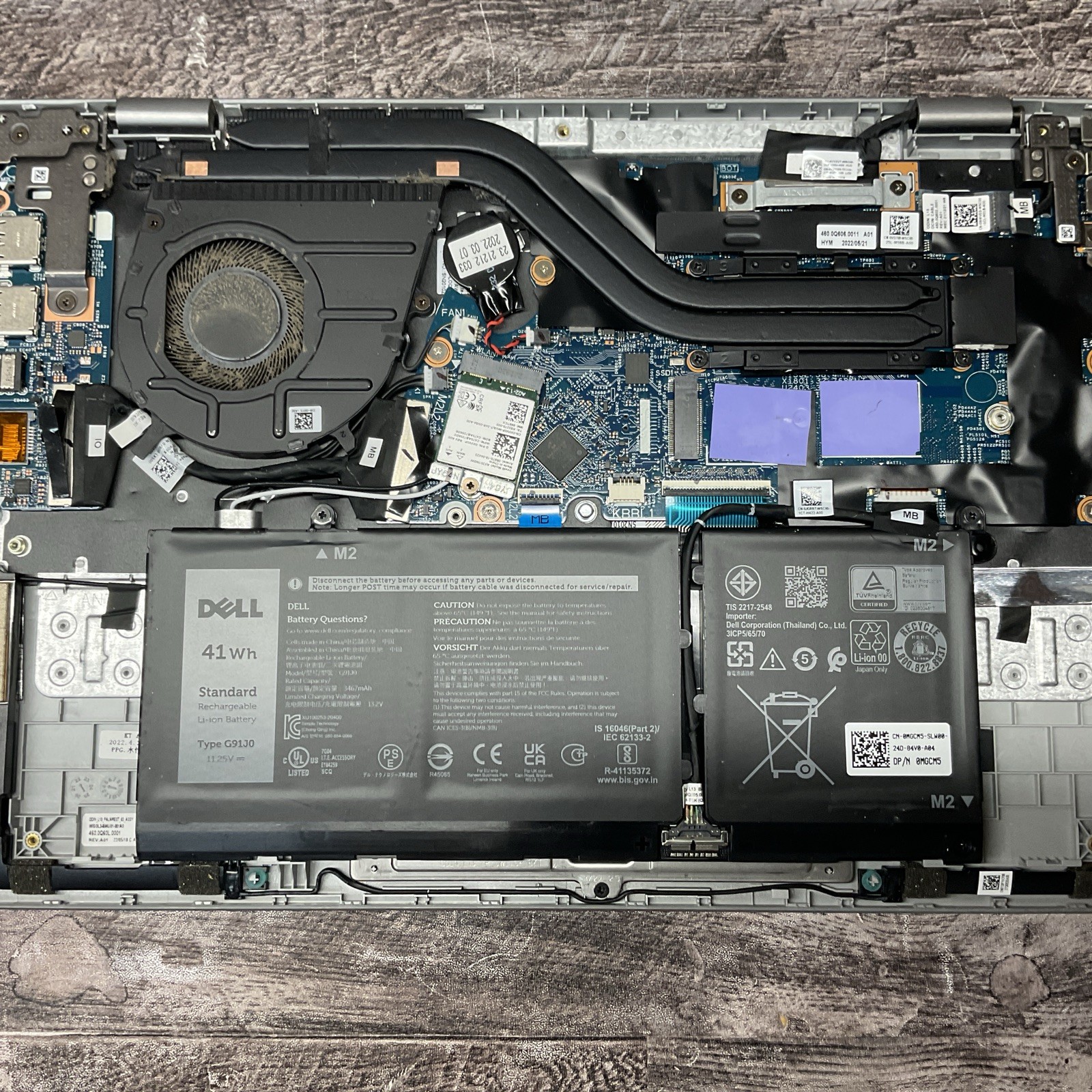 Dell Latitude 3330 / i5 11th Gen / 16GB RAM / BIOS Locked / Cracked Screen / C15