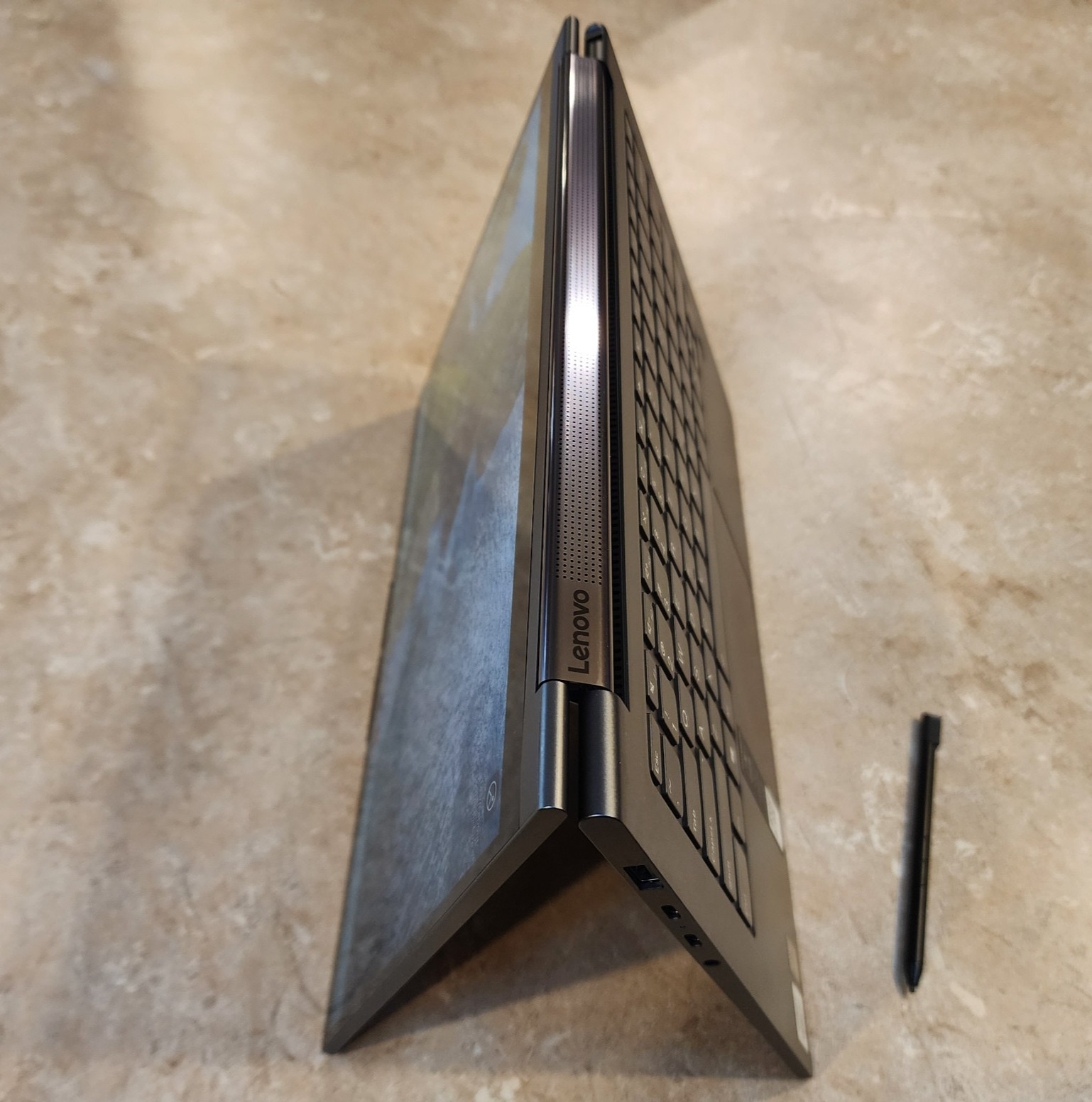 2-in-1 Touch Lenovo Yoga C940-14IIL 14″ FHD i7-1065G7 512GB SSD 12GB RAM