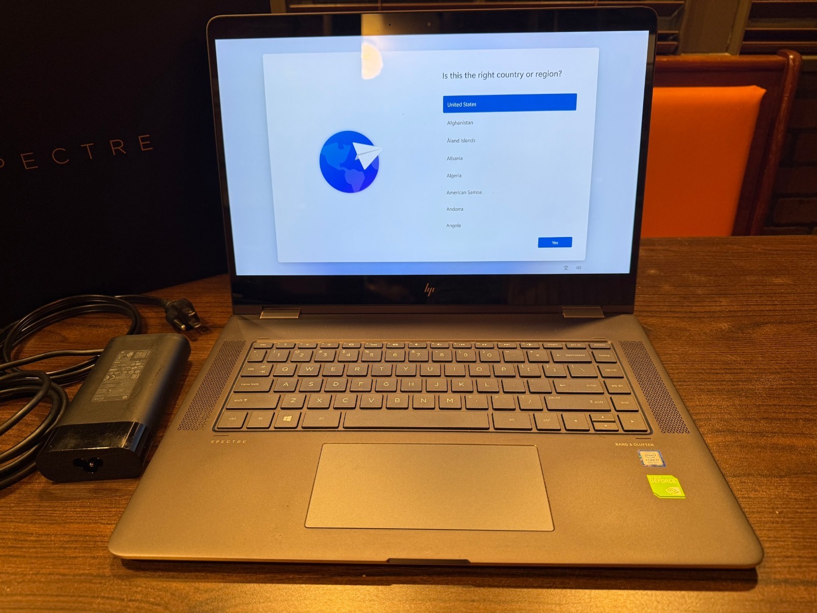 HP Spectre x360 15-bl112dx 15.6″ 4K Touch i7-8550U 16GB 512GB SSD MX150 Dark Ash
