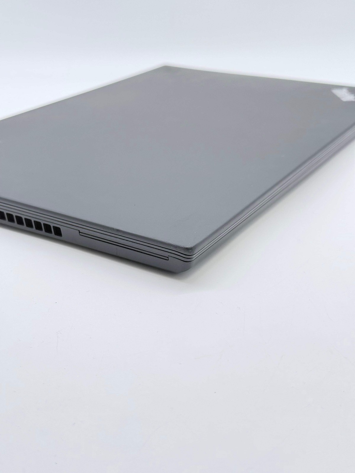 Lenovo ThinkPad T480 14″ Core i7 8th Gen 32GB RAM 512GB SSD w/ Mouse