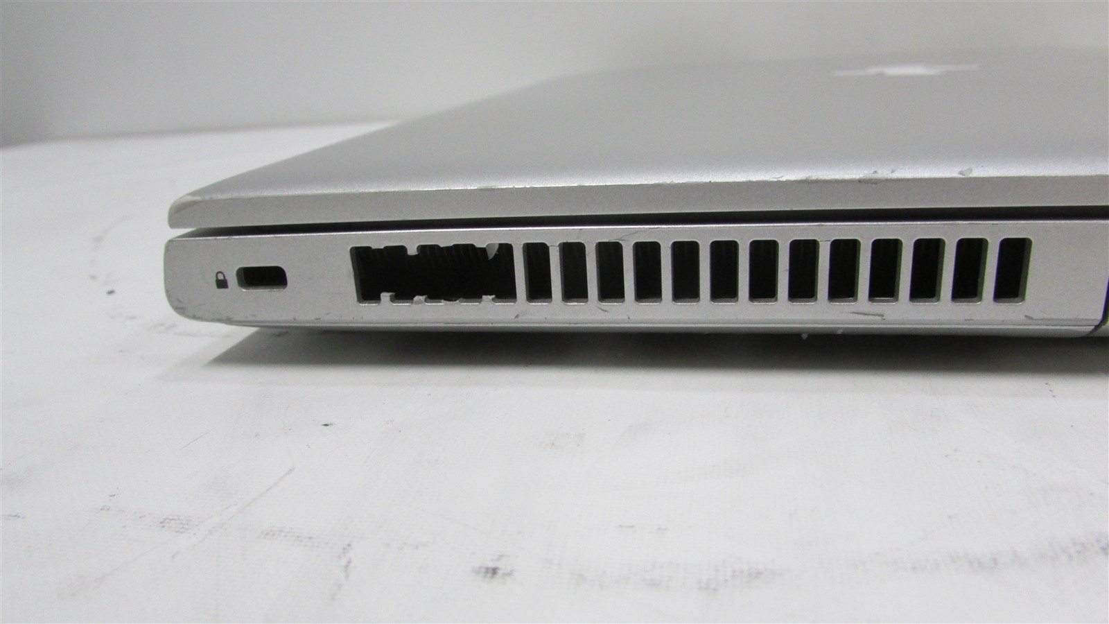 HP Probook 650 G4 i5-7200U 2.5GHz 8GB RAM 128GB m.2 15.6″ W10P BAD KEY/COSM DMG