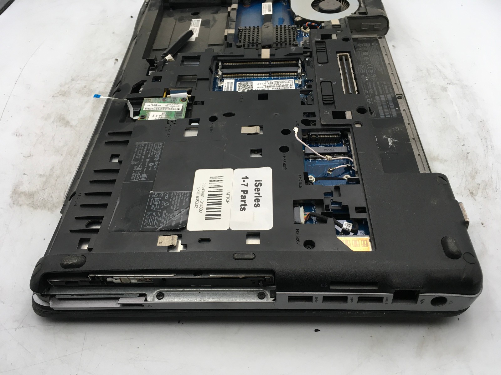HP PROBOOK 650 G1 – FOR PARTS – INTEL I5 4TH GEN – NO RAM – BROKEN LCD -READ- BB