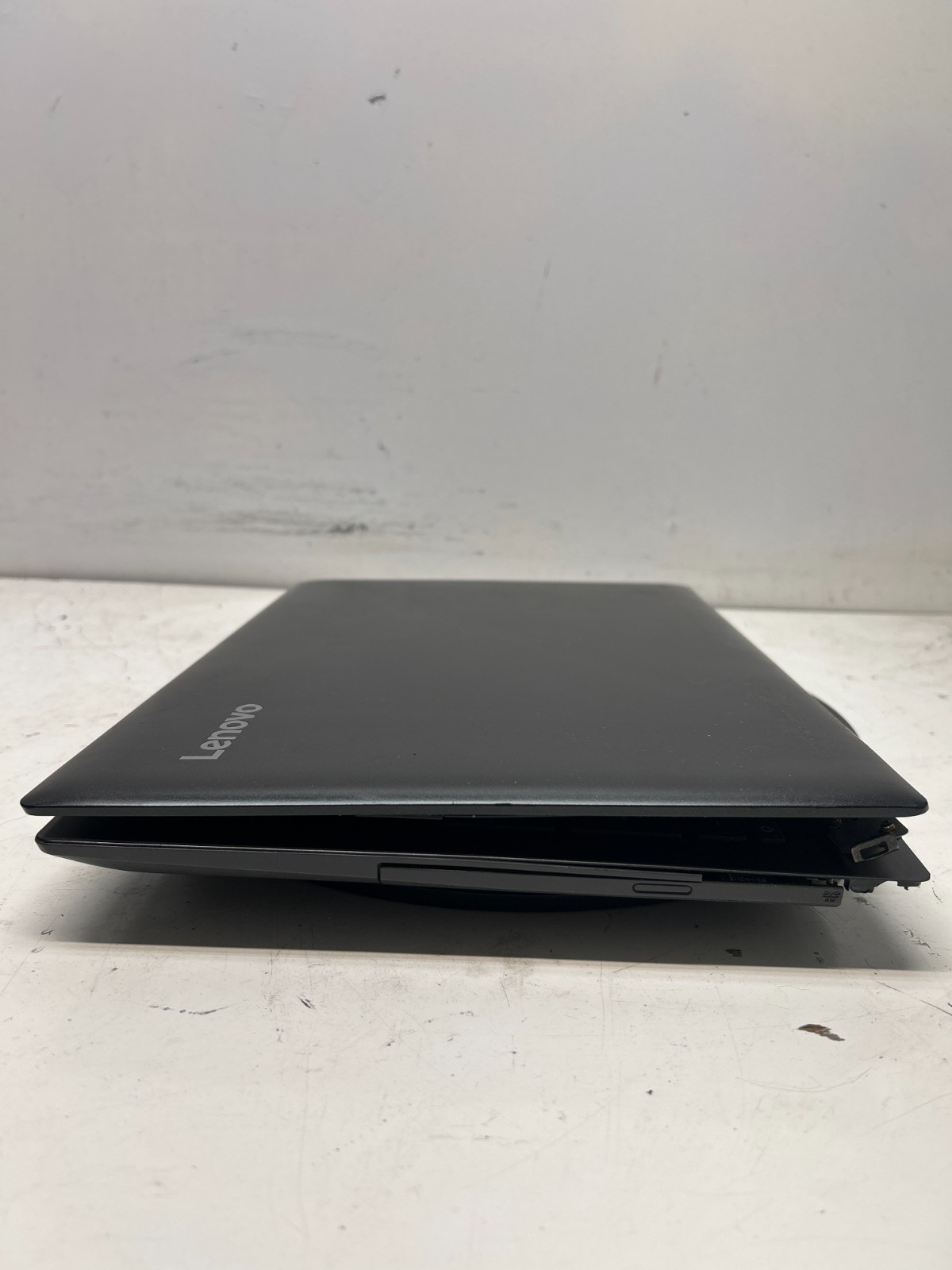 Lenovo IdeaPad 330 Intel Core i3 NO RAM NO HDD NO BAT – FOR PARTS